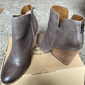 Kork-Ease brown soft leather boots size 10